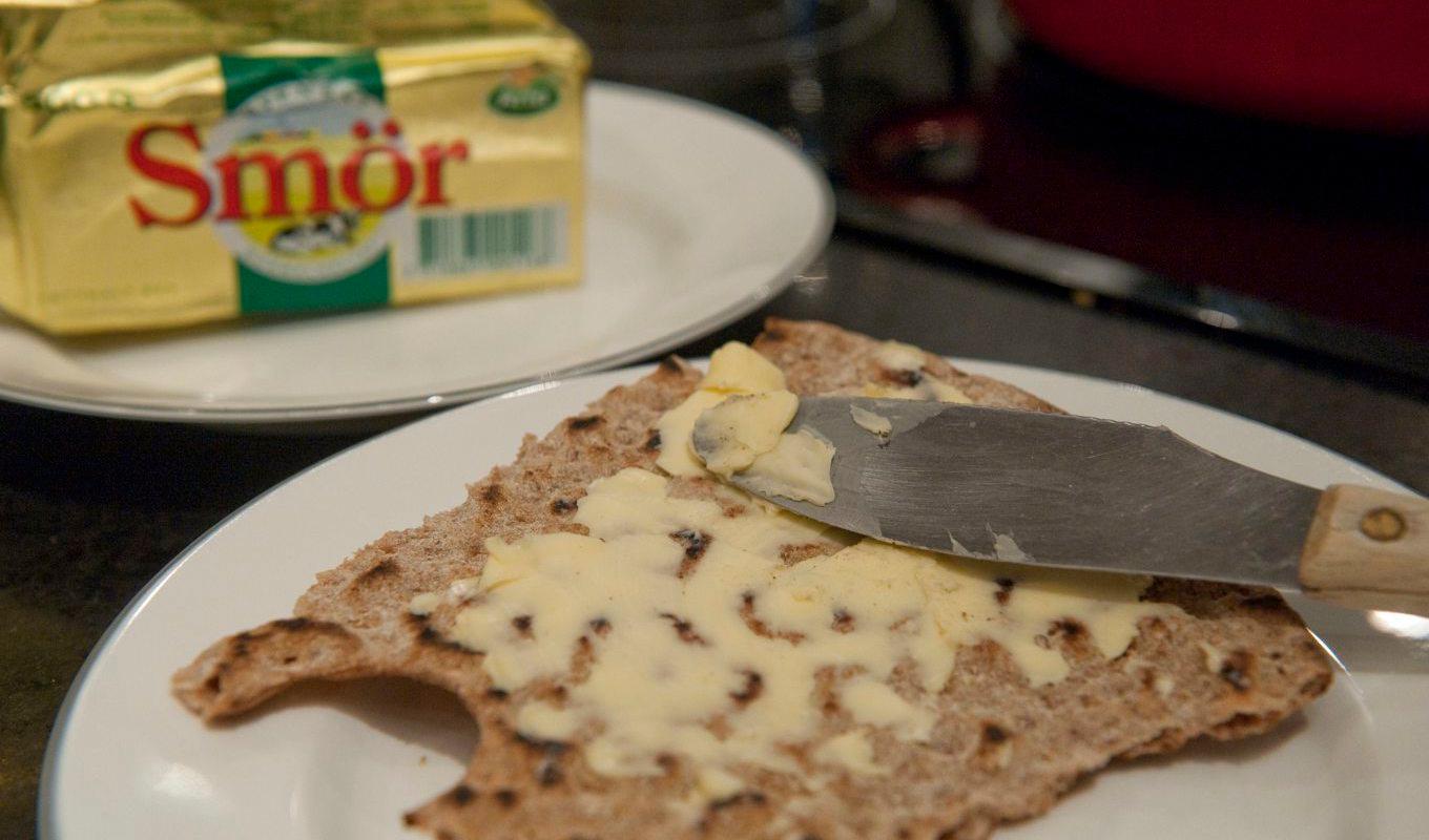 Lyxvaror? Både smöret och knäckebrödet blev rejält mycket dyrare, Arkivbild. Foto: Leif R Jansson /TT