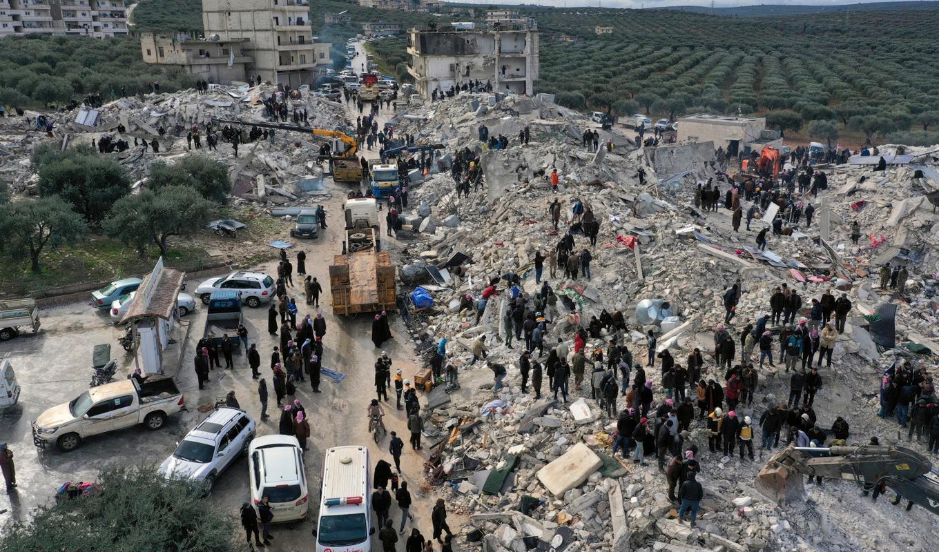 Harem, Syrien. Orten i rebellkontrollerat område nära Turkiet har drabbats hårt av skalven, med hela kvarter som har förstörts. Foto: Ghaith Alsayed/AP/TT