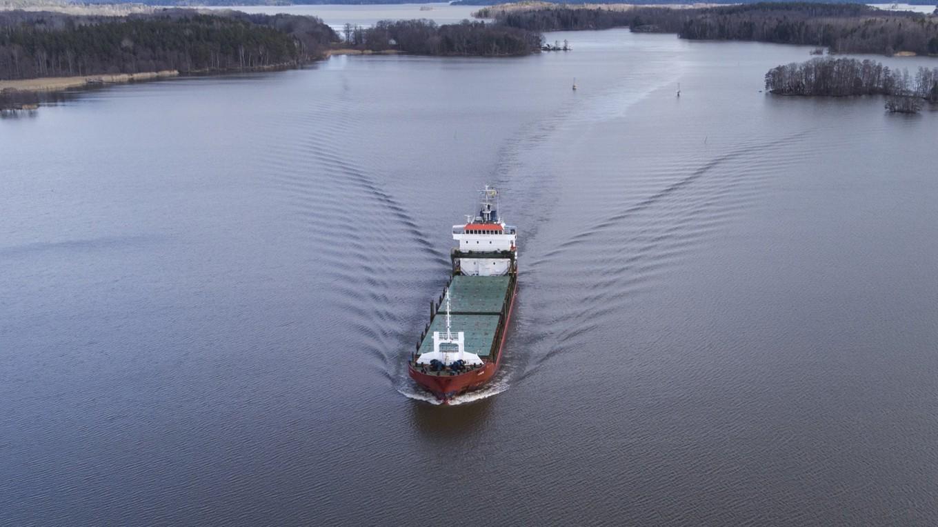 Utsläpp från fartyg med skrubbrar orsakar föroreningar med samhällsekonomiska kostnader på miljarder kronor, visar en ny studie. Arkivbild. Foto: Fredrik Sandberg/TT